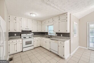 849 Ridge Ave in Stone Mountain, GA - Building Photo - Building Photo