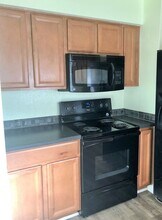 2318 10th St in Bremerton, WA - Building Photo - Building Photo