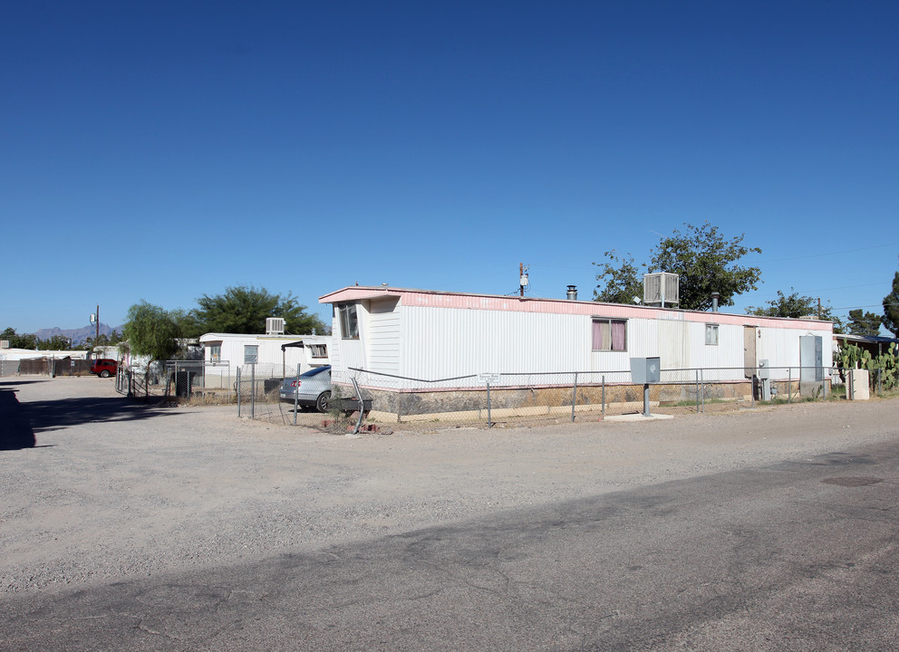 3155-3157 E Holladay St in Tucson, AZ - Building Photo