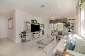 1637 Morning Sun Ln in Naples, FL - Foto de edificio - Building Photo