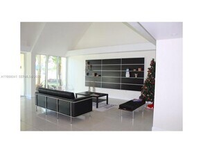 120 Lakeview Dr, Unit 209 in Weston, FL - Building Photo - Building Photo