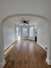 3516 W Evergreen Ave, Unit 1 in Chicago, IL - Building Photo - Building Photo