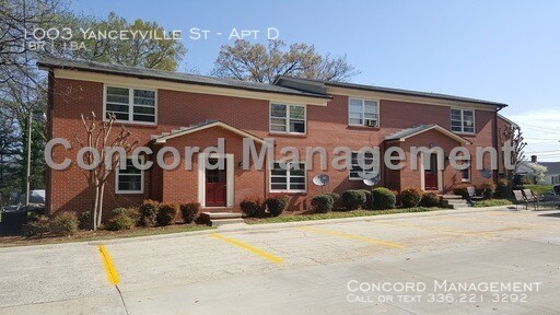 1003 Yanceyville St-Unit -Apt D in Greensboro, NC - Building Photo