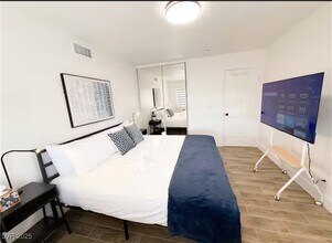 6969 Paddington Way in Las Vegas, NV - Building Photo - Building Photo