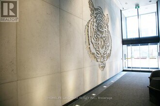 28 Wellesley St E in Toronto, ON - Building Photo - Building Photo