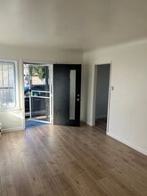 422 W Laurel St, Unit A in Compton, CA - Building Photo - Building Photo