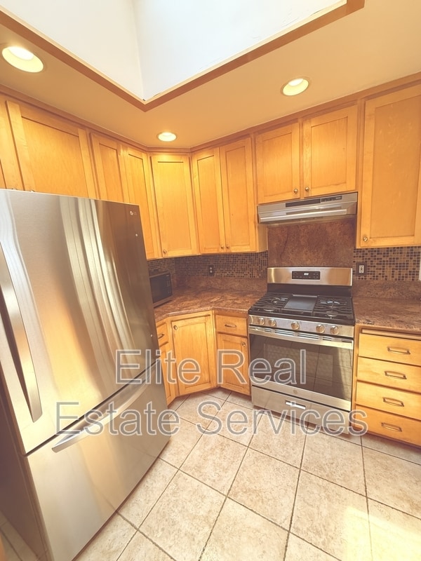 property at 2155 Montclair St