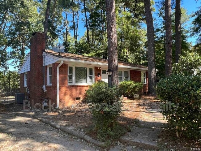 428 W Park St in Cary, NC - Building Photo - Building Photo