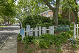 Colonial Gardens Condominiums in Fairfield, CT - Building Photo - Building Photo