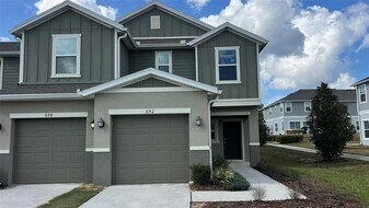 692 Stoney Pointe Cir in Davenport, FL - Building Photo