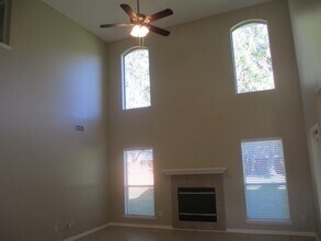 3127 Majestic Oaks Ln in Green Cove Springs, FL - Foto de edificio - Building Photo