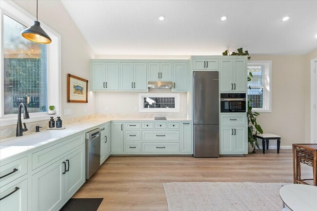 property at 402 Haydon St