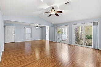 1008 NW 8th St in Gainesville, FL - Building Photo - Building Photo