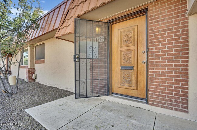 1821 W Augusta Ave in Phoenix, AZ - Building Photo - Building Photo