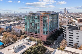 2000 Bagby St, Unit 13430 in Houston, TX - Building Photo - Building Photo
