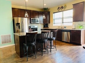 15467 Eames Wy in Apple Valley, MN - Building Photo - Building Photo