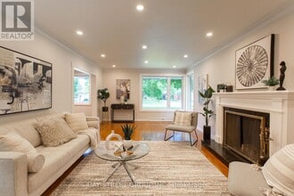 2 Parklane Crescent in St Catharines, ON - Building Photo - Building Photo