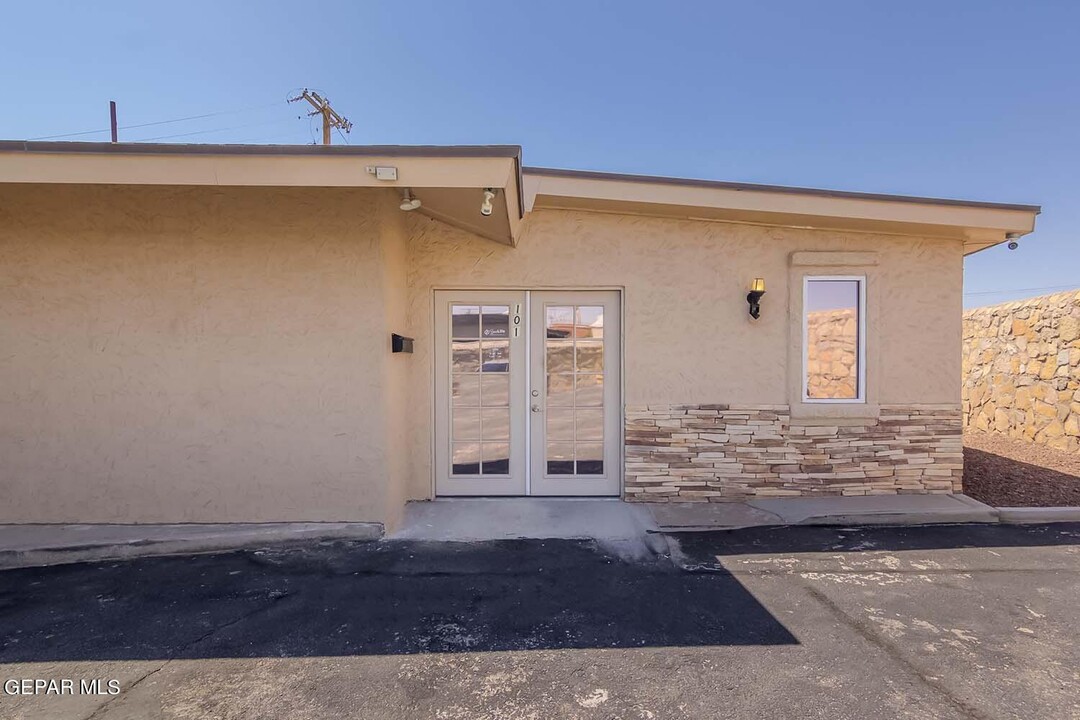 11615 Pellicano Dr in El Paso, TX - Building Photo