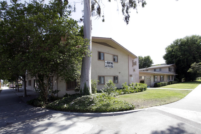 Imperial Apartments in West Covina, CA - Foto de edificio - Building Photo