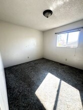 524 Mt Whitney St in Klamath Falls, OR - Building Photo - Building Photo