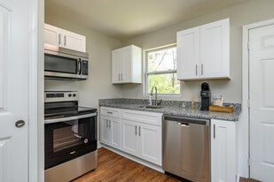 20 Gilbert Ct in Greenville, SC - Building Photo