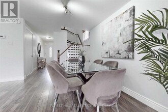 213 Hickling Trail in Barrie, ON - Building Photo - Building Photo