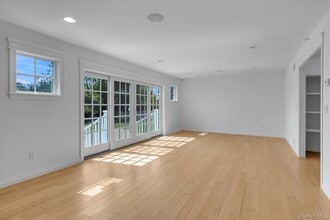 1155 Tasker Ln in Greenport, NY - Building Photo - Building Photo