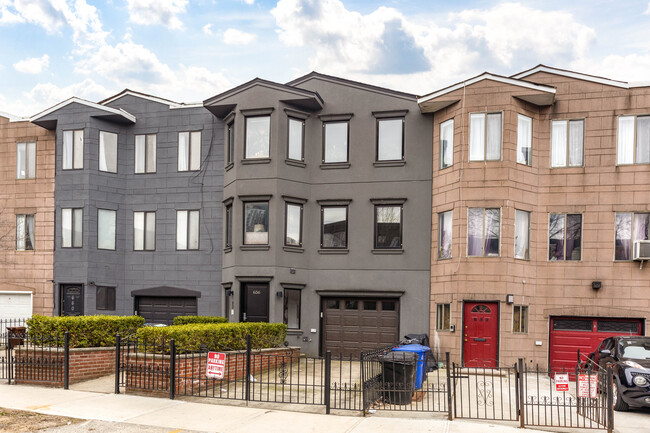 656 Baltic St in Brooklyn, NY - Foto de edificio - Building Photo