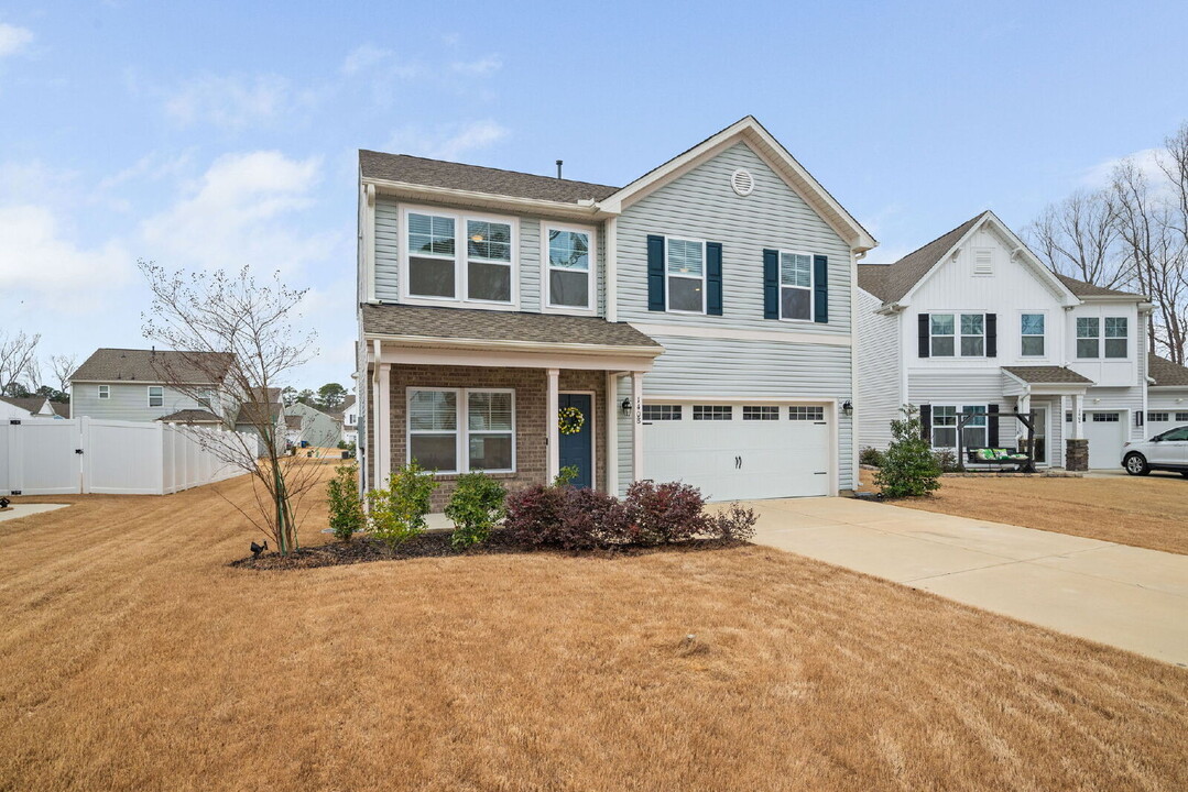 1408 Ardsley Ct in Fuquay Varina, NC - Building Photo