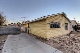 3705 Haddock Ave in North Las Vegas, NV - Building Photo - Building Photo