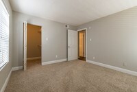 Building Photo - Silver Creek Apartment Homes in Dallas, Texas