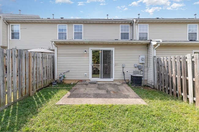 9929 Matti Hill Ct in Fredericksburg, VA - Building Photo - Building Photo