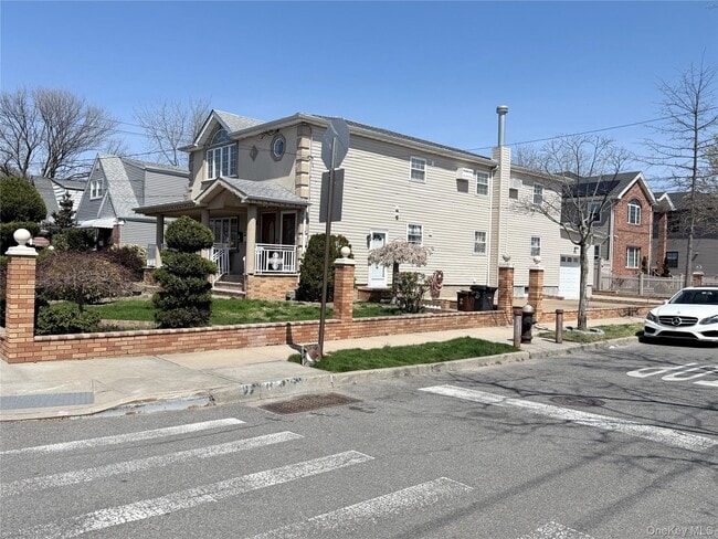 147-17 249th St in Queens, NY - Building Photo - Building Photo