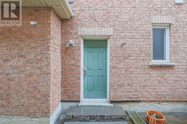 210 Miller Dr in Halton Hills, ON - Building Photo - Building Photo