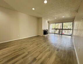 12100 Melville Dr in Montgomery, TX - Building Photo - Building Photo