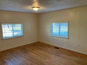 1351 Leonard Ave in Modesto, CA - Building Photo - Building Photo