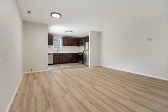 86 Gant Cir in Streamwood, IL - Building Photo - Building Photo