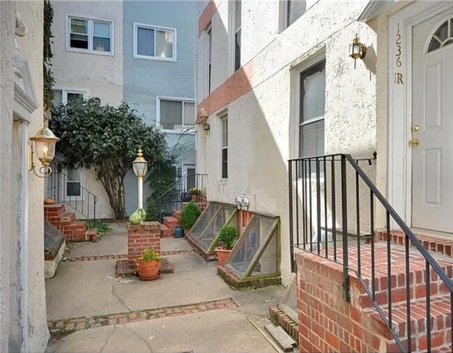 1236R South St in Philadelphia, PA - Foto de edificio - Building Photo