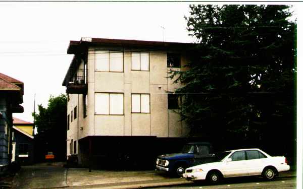 7041 15th Ave NW in Seattle, WA - Foto de edificio - Building Photo