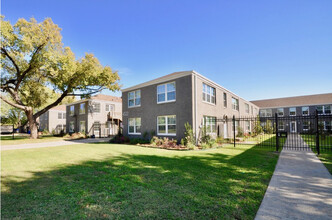 Swiss Hamptons Apartments in Dallas, TX - Building Photo - Building Photo