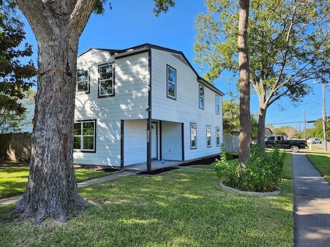 property at 1202 3rd St N