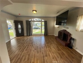 1407 S Ross St in Santa Ana, CA - Foto de edificio - Building Photo