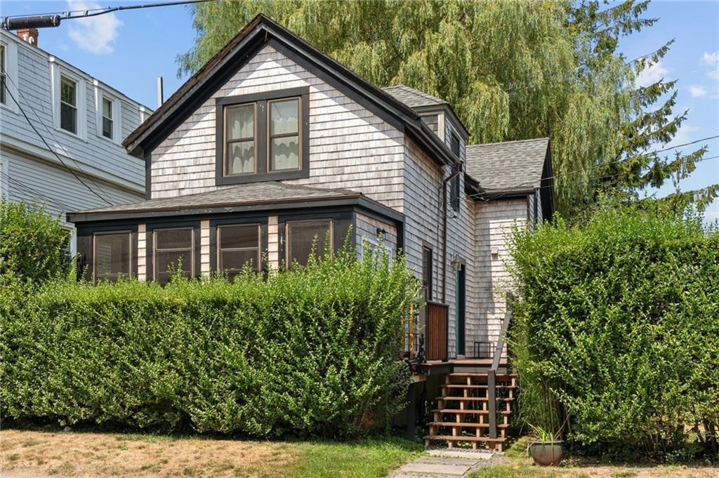 75 Garfield St in Newport, RI - Building Photo