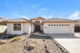 8819 W Kings Ave in Peoria, AZ - Building Photo