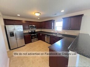 838 Screech Owl Dr in Hope Mills, NC - Building Photo - Building Photo