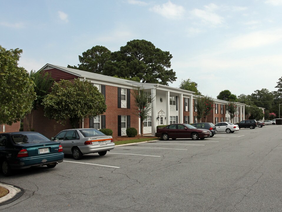 Carriage House in Savannah, GA - Building Photo