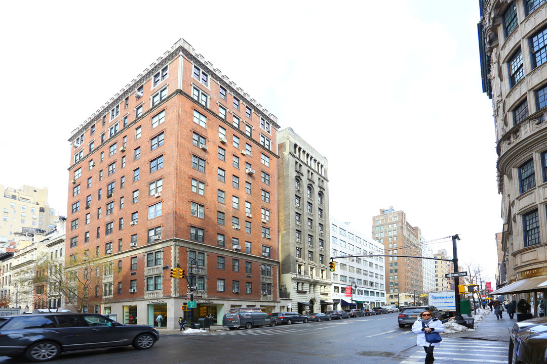 780 Madison Ave in New York, NY - Foto de edificio