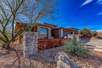 2823 Kenzies Way in Santa Clara, UT - Building Photo - Building Photo