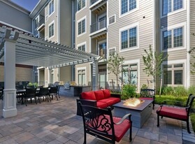 Crossings Raritan in Raritan, NJ - Building Photo