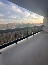 3705 S George Mason Dr, Unit 812 in Falls Church, VA - Building Photo - Building Photo